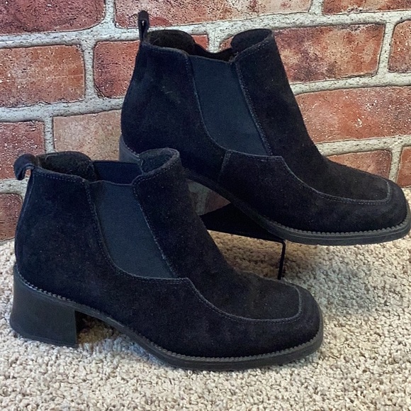 Barbie Suede Chunky Heel Ankle Boots - Picture 1 of 7